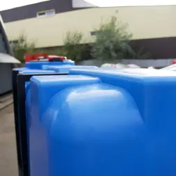 Емкость ST 2000л с патрубками 100мм под плотность до 1.2 г/см3 синяя в обрешетке