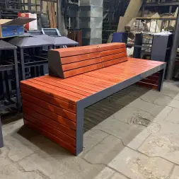 Скамейка стальная «Ладья» со спинкой