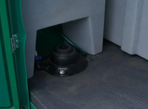 Туалетная кабина «ЛЮКС СТАНДАРТ МД» с деревянным поддоном