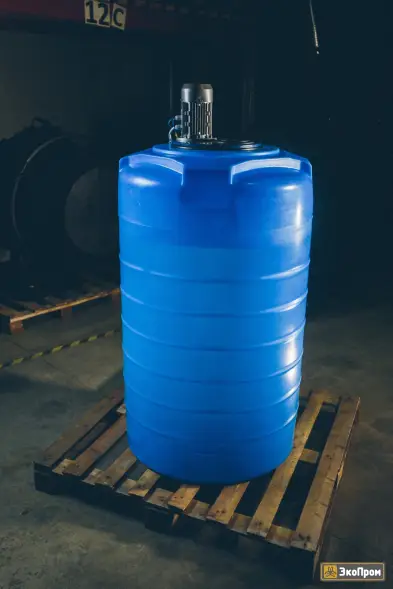 Емкость T 2000 синий с лопастной мешалкой