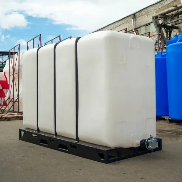Емкость KR 4000л под плотность до 1.2 г/см3 белая в обрешетке (полный слив)