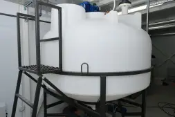 Емкость ЦКТ 3000 л с патрубком 160мм под плотность до 1,2 г/см³ белая в обрешетке