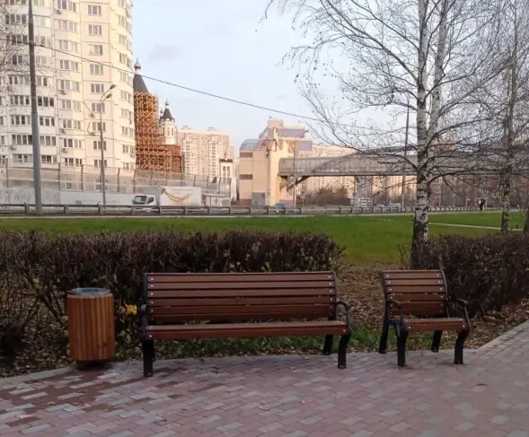 Скамейка чугунная «Голландия» с подлокотниками 3,0 м (3 опоры)