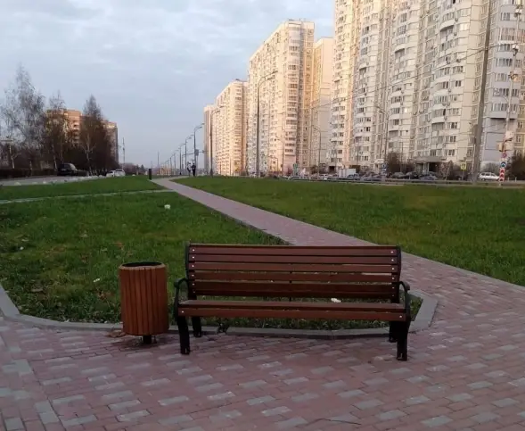 Скамейка чугунная «Голландия» с подлокотниками 3,0 м (3 опоры)