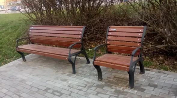 Скамейка чугунная «Голландия» с подлокотниками 3,0 м (3 опоры)